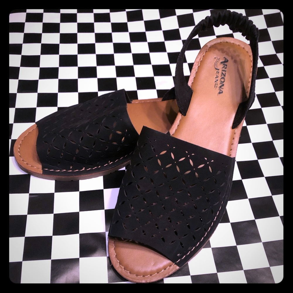 NWOT Black Laser Cut Out Slingback Sandals